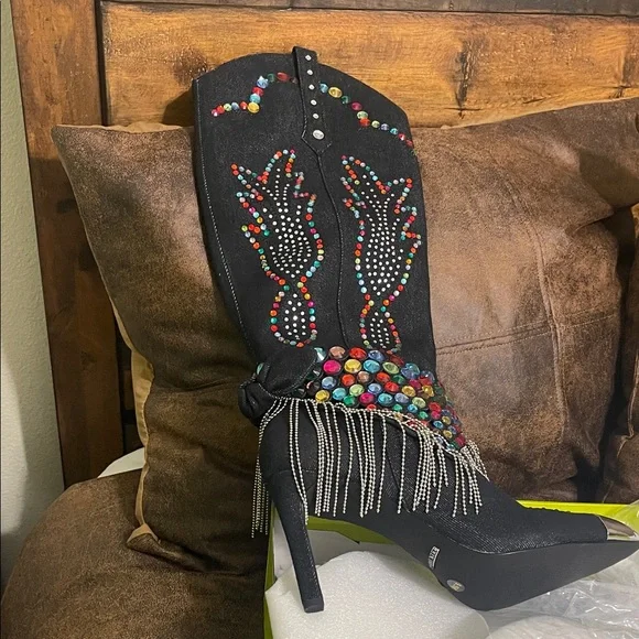 Gianni Bini Black Boots with Multicolor Embroidery - Picture 2 of 7